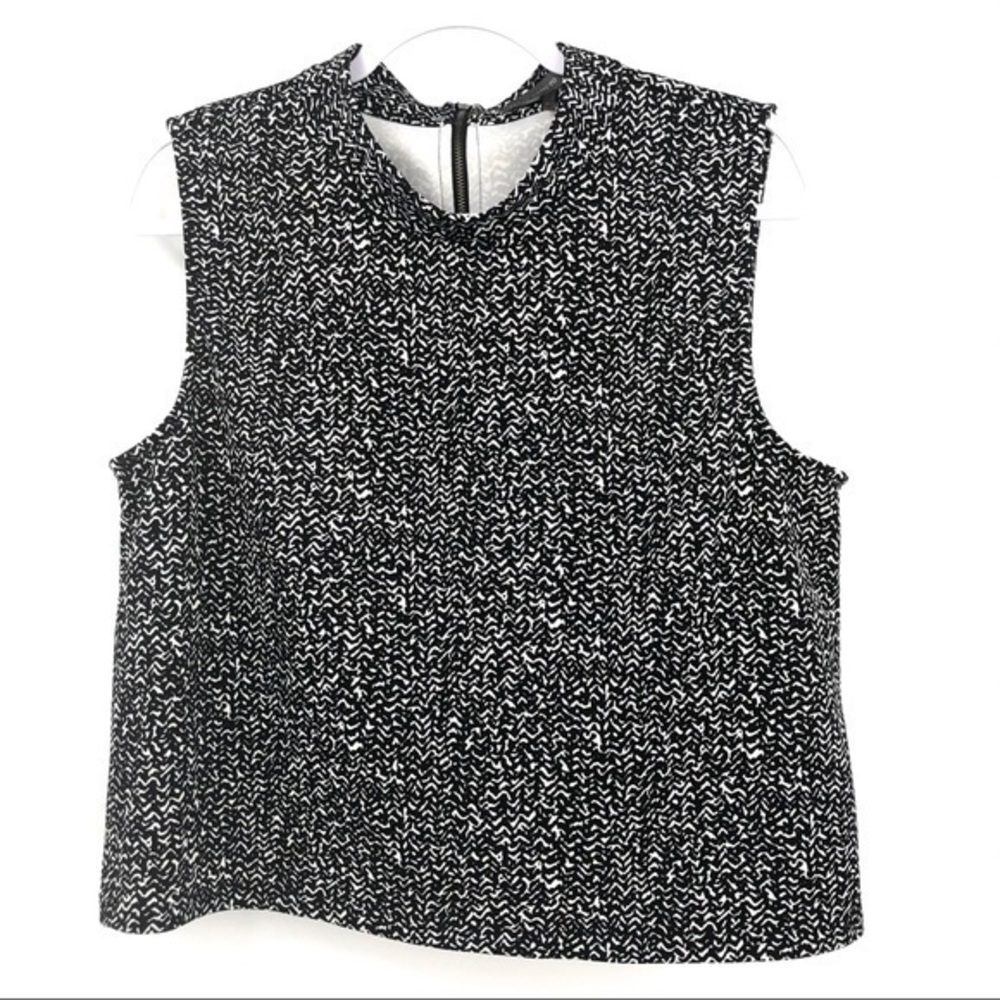 VINCE CAMUTO Black & White Geometric Cropped Top